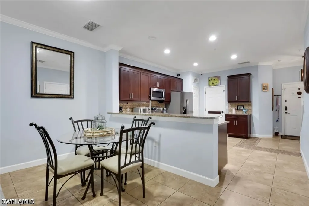 1289 Oxford Lane Naples FL 34105