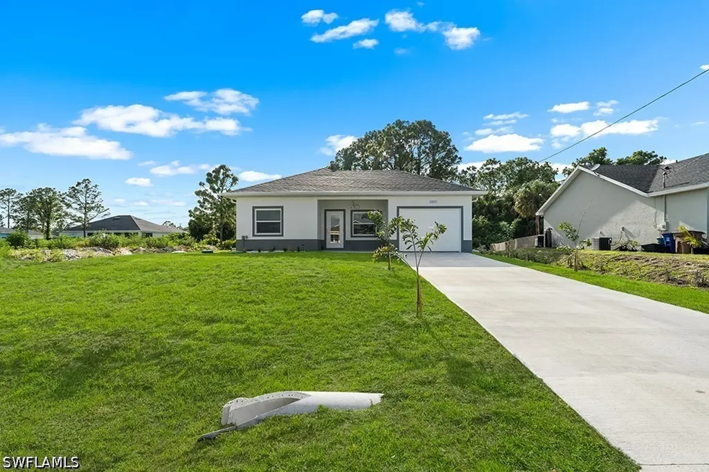 2805 Connie Avenue N Lehigh Acres FL 33971