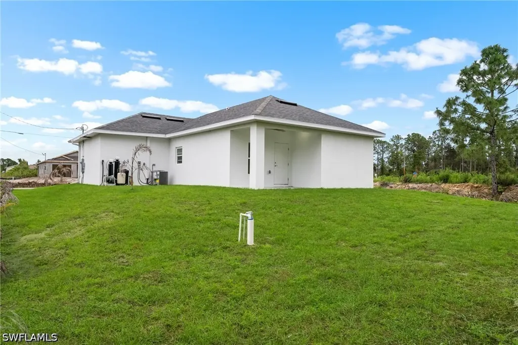 2805 Connie Avenue N Lehigh Acres FL 33971