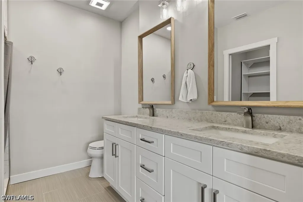 1942 Beach Parkway Cape Coral FL 33904