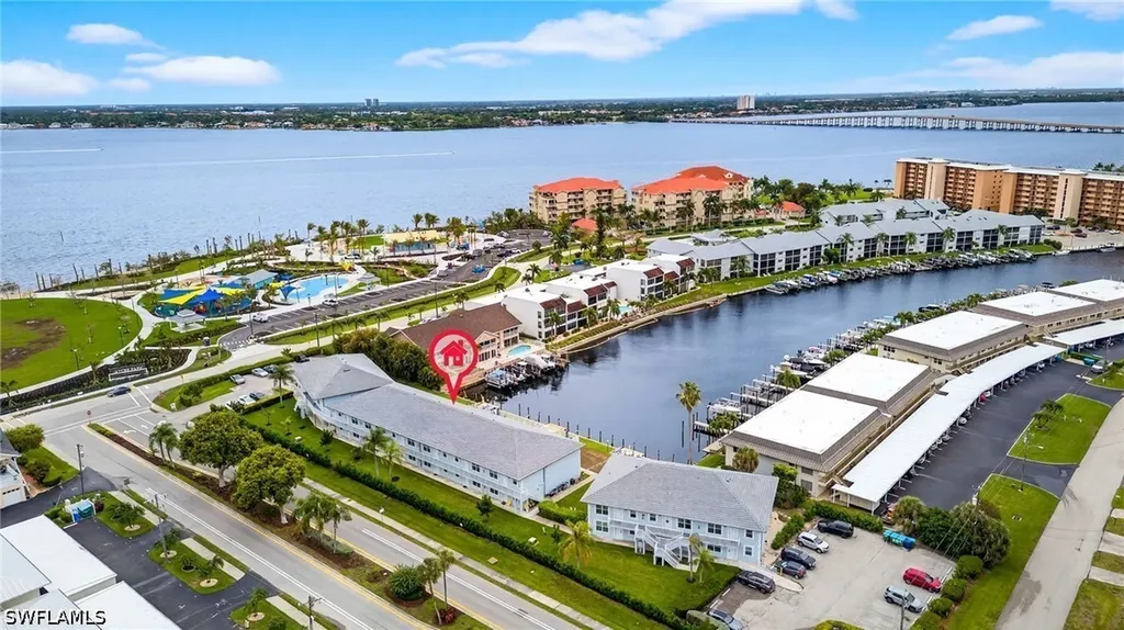 1942 Beach Parkway Cape Coral FL 33904