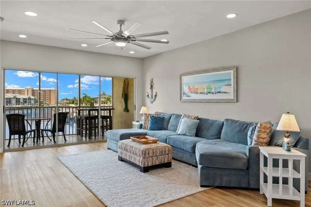 1942 Beach Parkway Cape Coral FL 33904