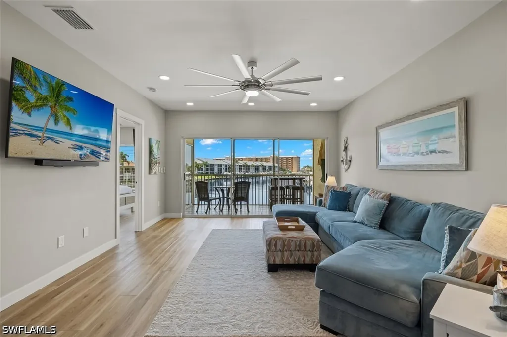 1942 Beach Parkway Cape Coral FL 33904