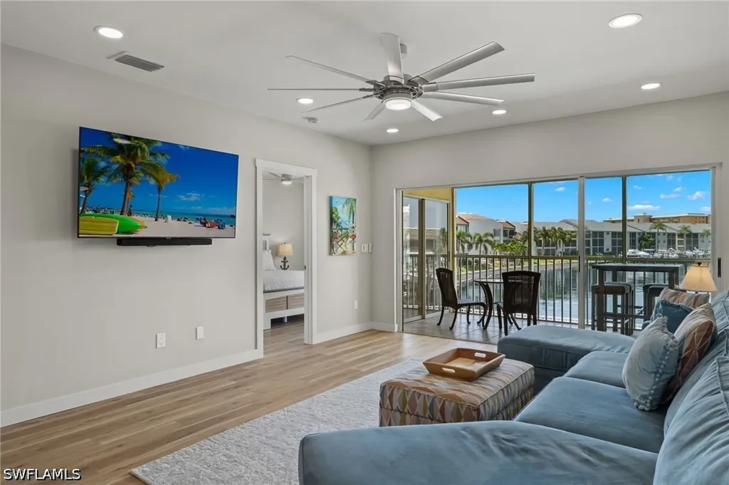 1942 Beach Parkway Cape Coral FL 33904