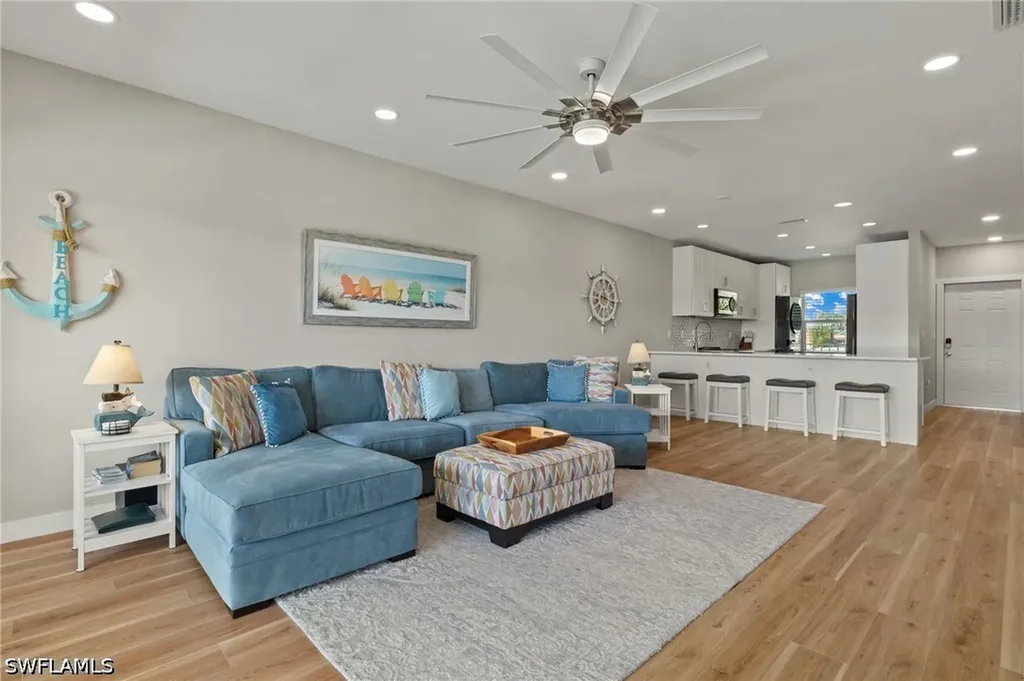 1942 Beach Parkway Cape Coral FL 33904