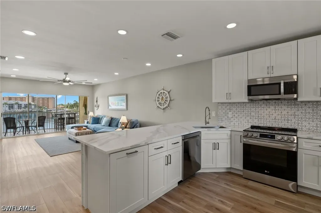 1942 Beach Parkway Cape Coral FL 33904