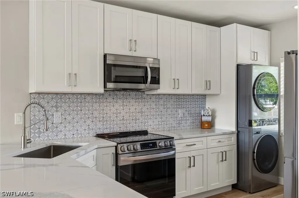 1942 Beach Parkway Cape Coral FL 33904