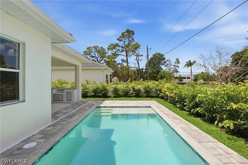 1027 Frank Whiteman Boulevard Naples FL 34103