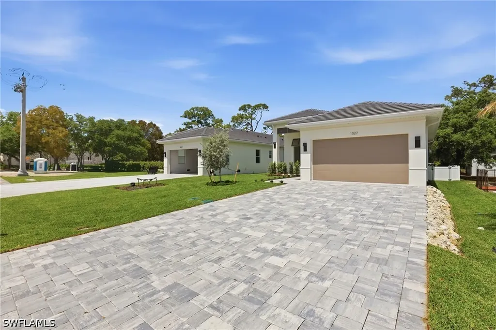 1027 Frank Whiteman Boulevard Naples FL 34103