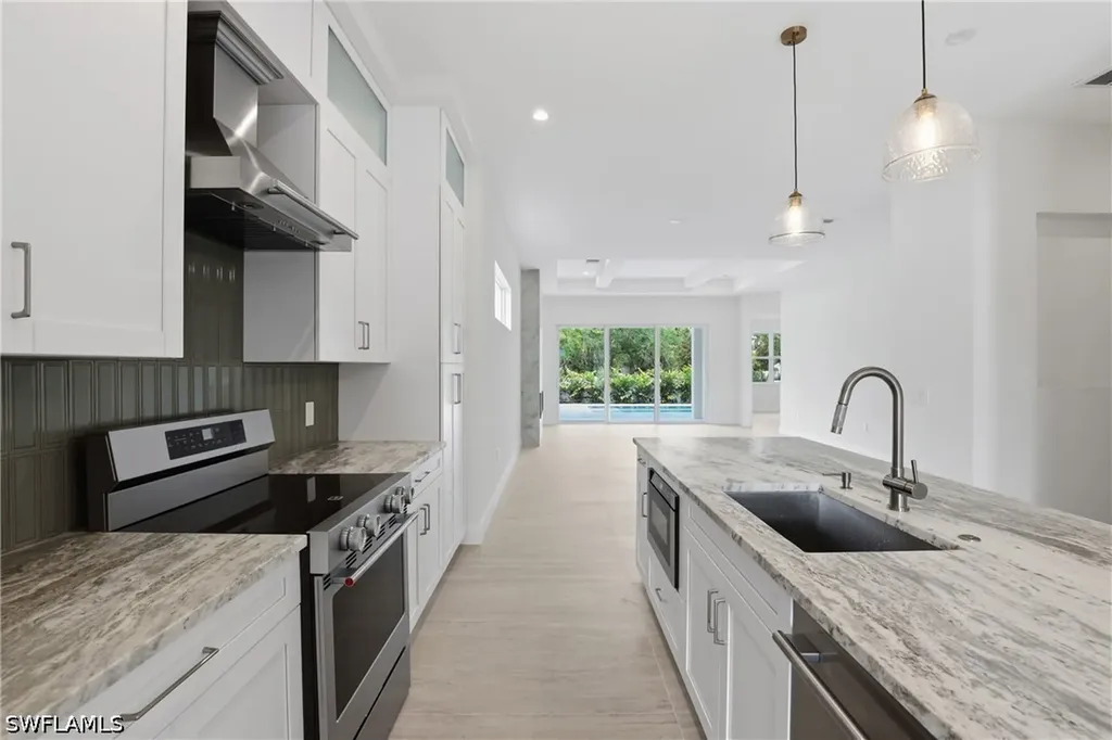 1027 Frank Whiteman Boulevard Naples FL 34103