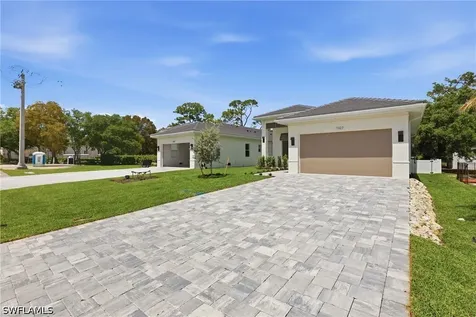 1027 Frank Whiteman Boulevard Naples FL 34103