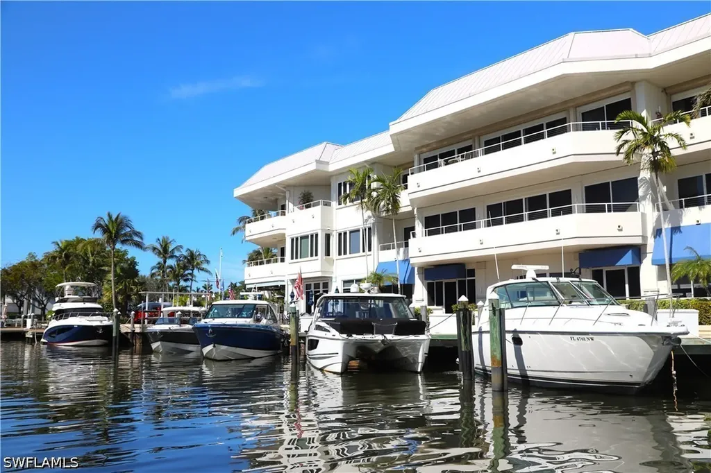 909 10th Street S Naples FL 34102