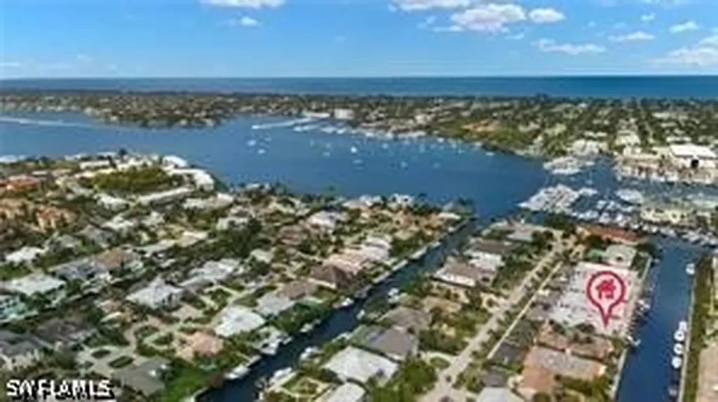 1435 Curlew Avenue Naples FL 34102