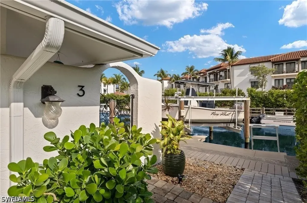1435 Curlew Avenue Naples FL 34102