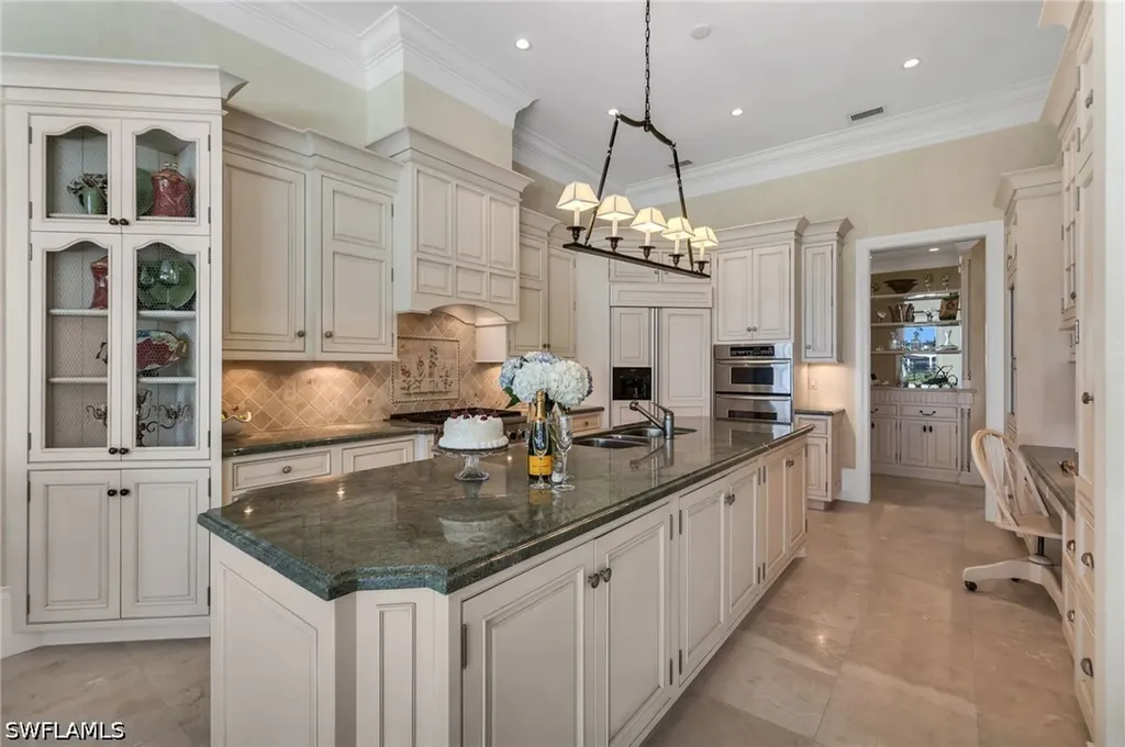 2045 Isla Vista Lane Naples FL 34105