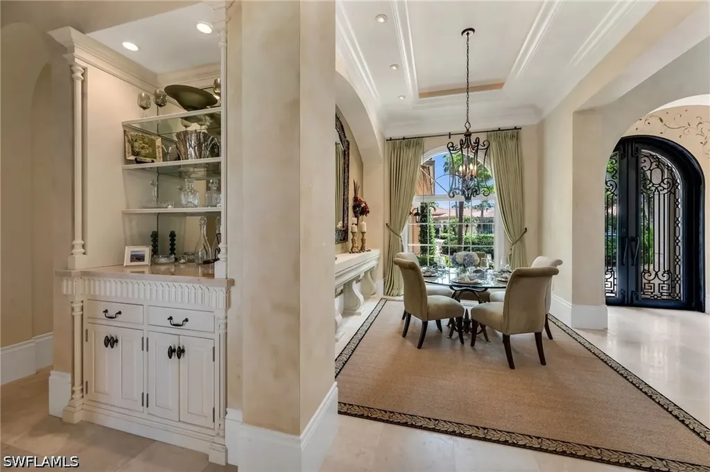 2045 Isla Vista Lane Naples FL 34105