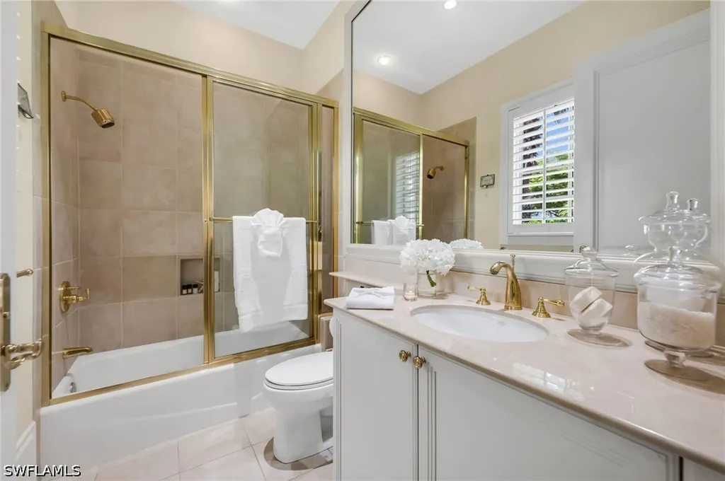 2045 Isla Vista Lane Naples FL 34105