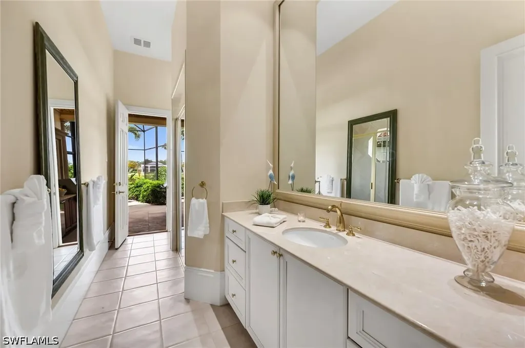 2045 Isla Vista Lane Naples FL 34105