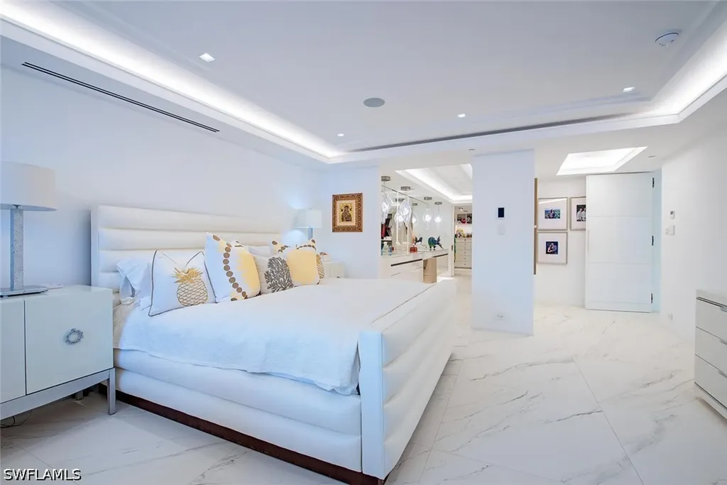 8665 Bay Colony Drive Naples FL 34108