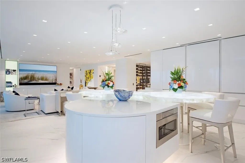 8665 Bay Colony Drive Naples FL 34108