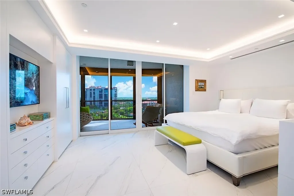 8665 Bay Colony Drive Naples FL 34108