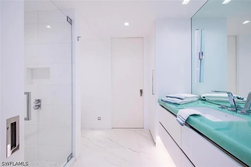 8665 Bay Colony Drive Naples FL 34108