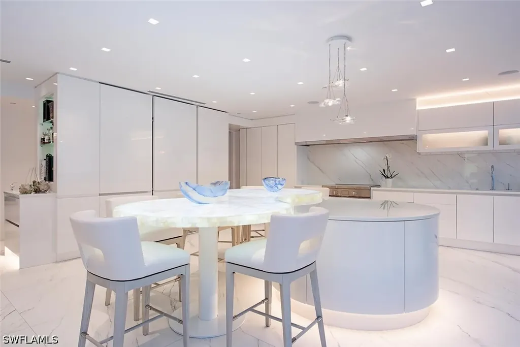 8665 Bay Colony Drive Naples FL 34108