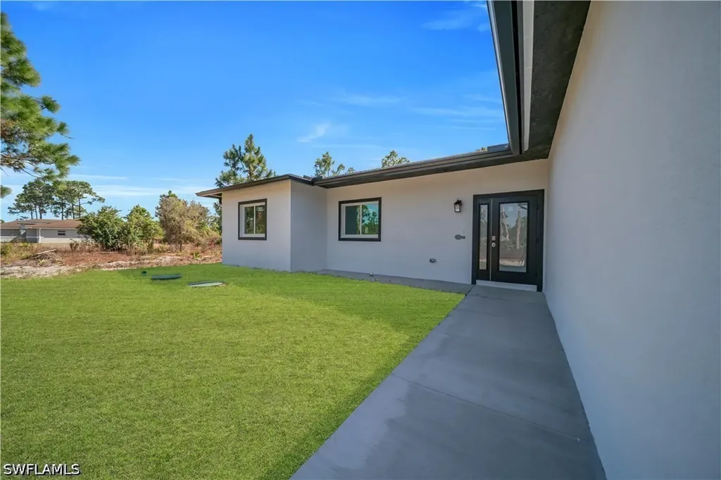 828 Genoa Avenue S Lehigh Acres FL 33974
