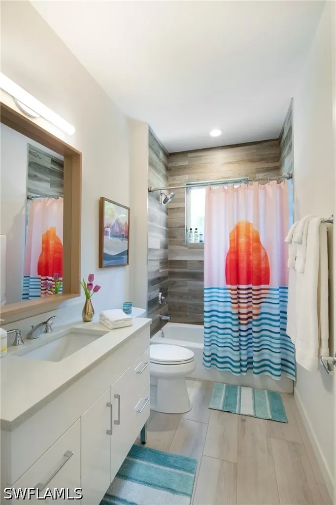 10042 Vanderbilt Drive Naples FL 34108