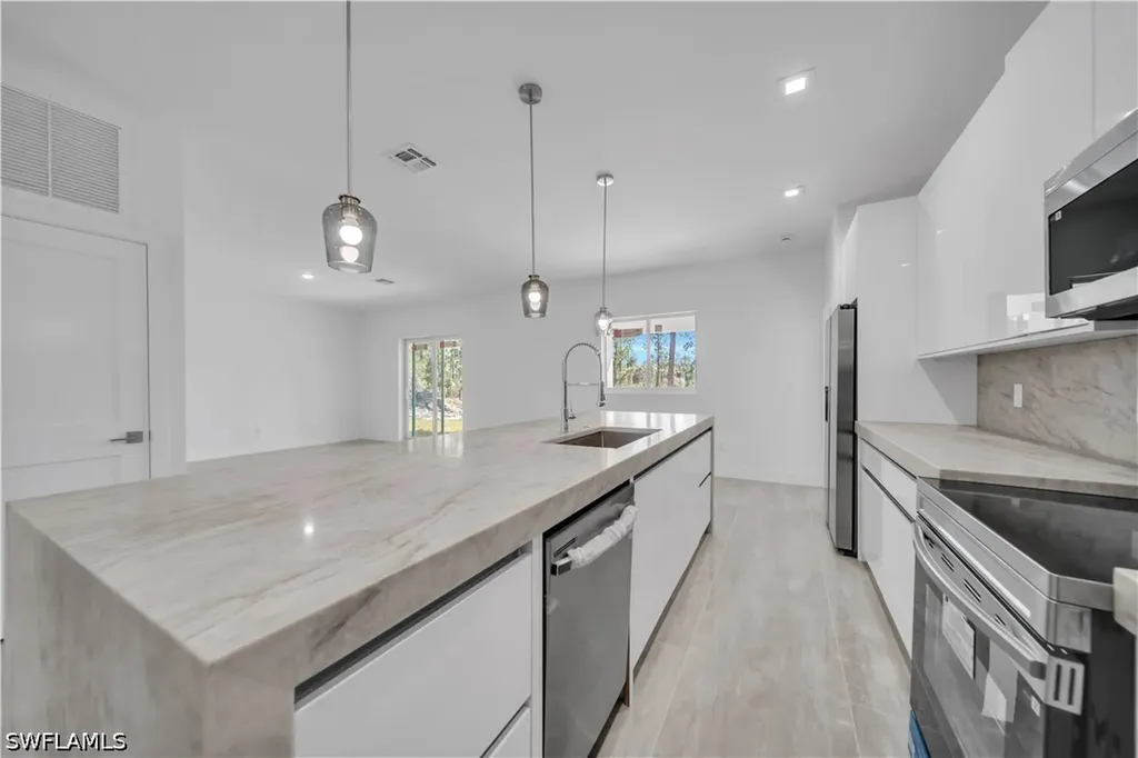 1142 Dutchess Street E Lehigh Acres FL 33974