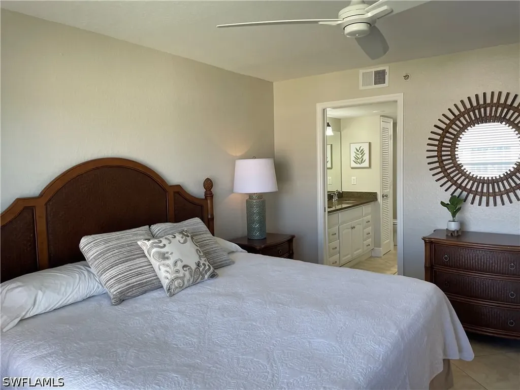 9640 Victoria Lane Naples FL 34109