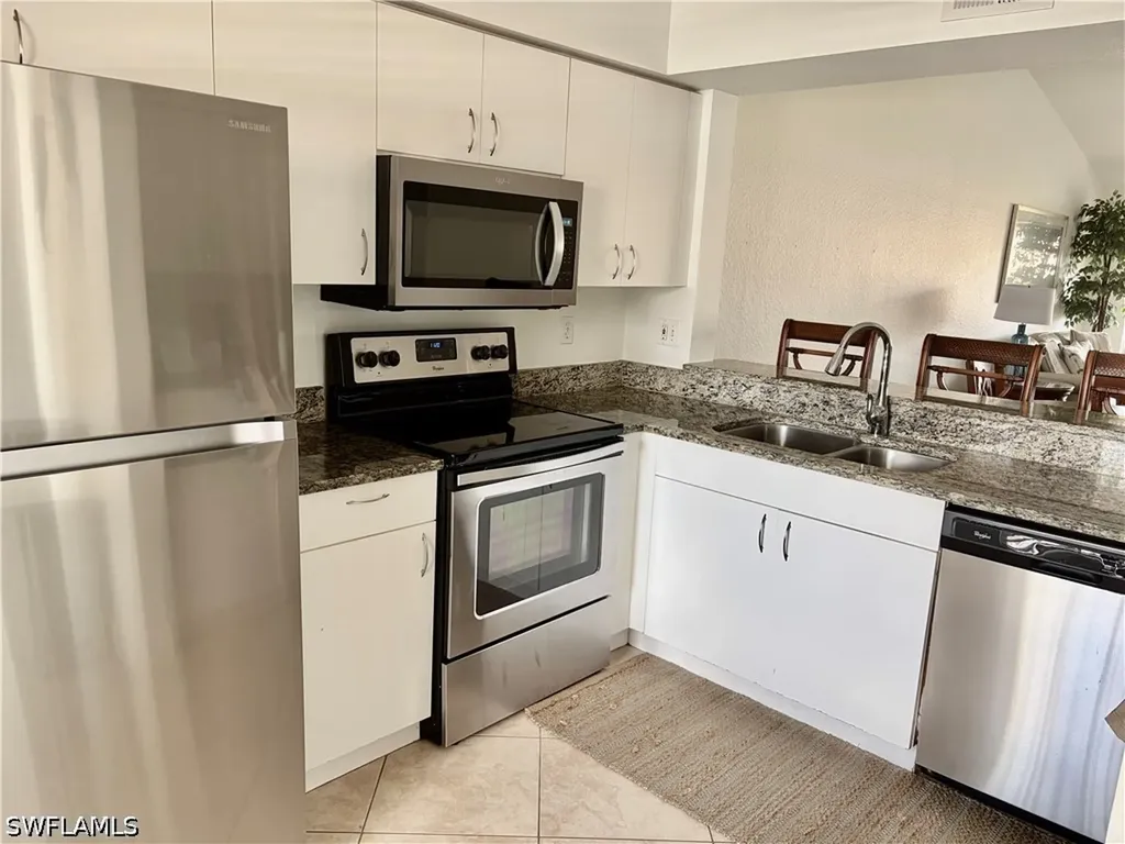 9640 Victoria Lane Naples FL 34109
