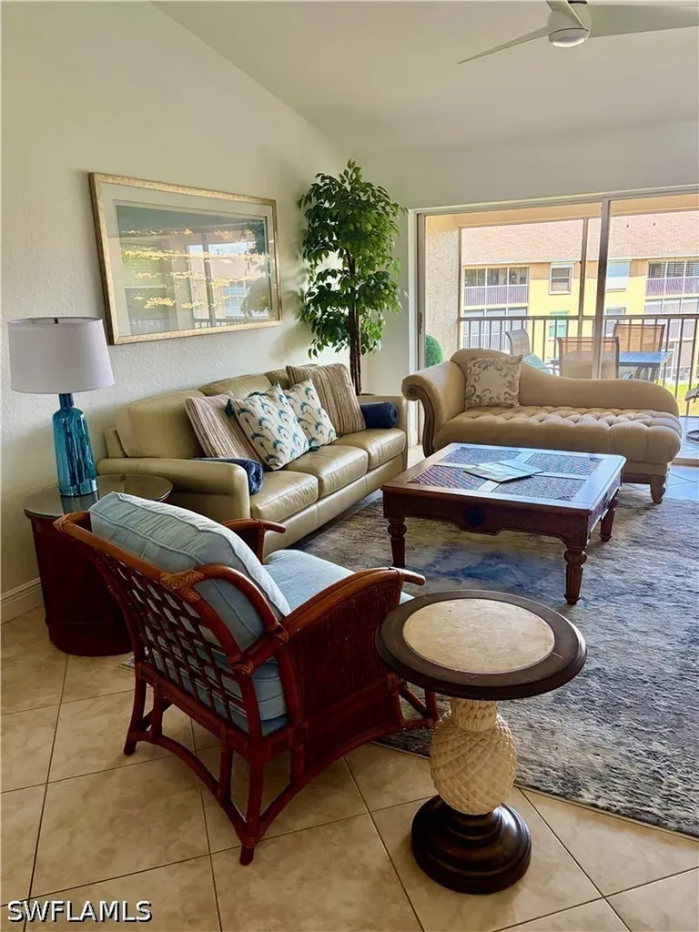 9640 Victoria Lane Naples FL 34109