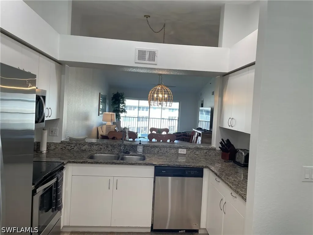 9640 Victoria Lane Naples FL 34109