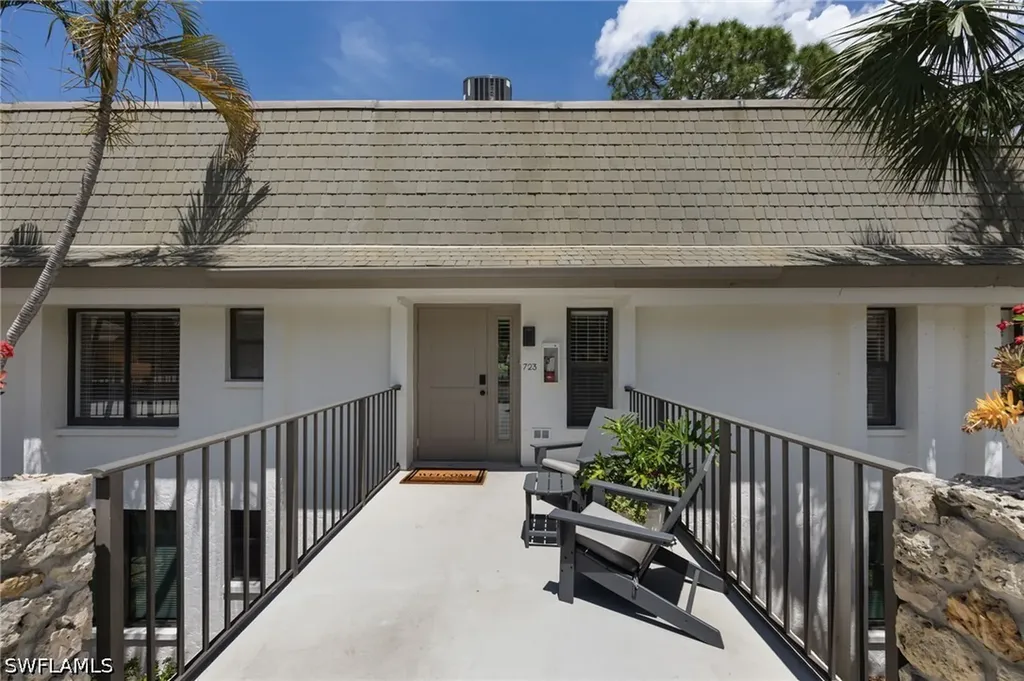 723 Wildwood Lane Naples FL 34105