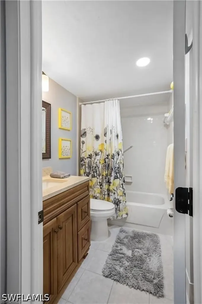 1814 Kings Lake Boulevard Naples FL 34112