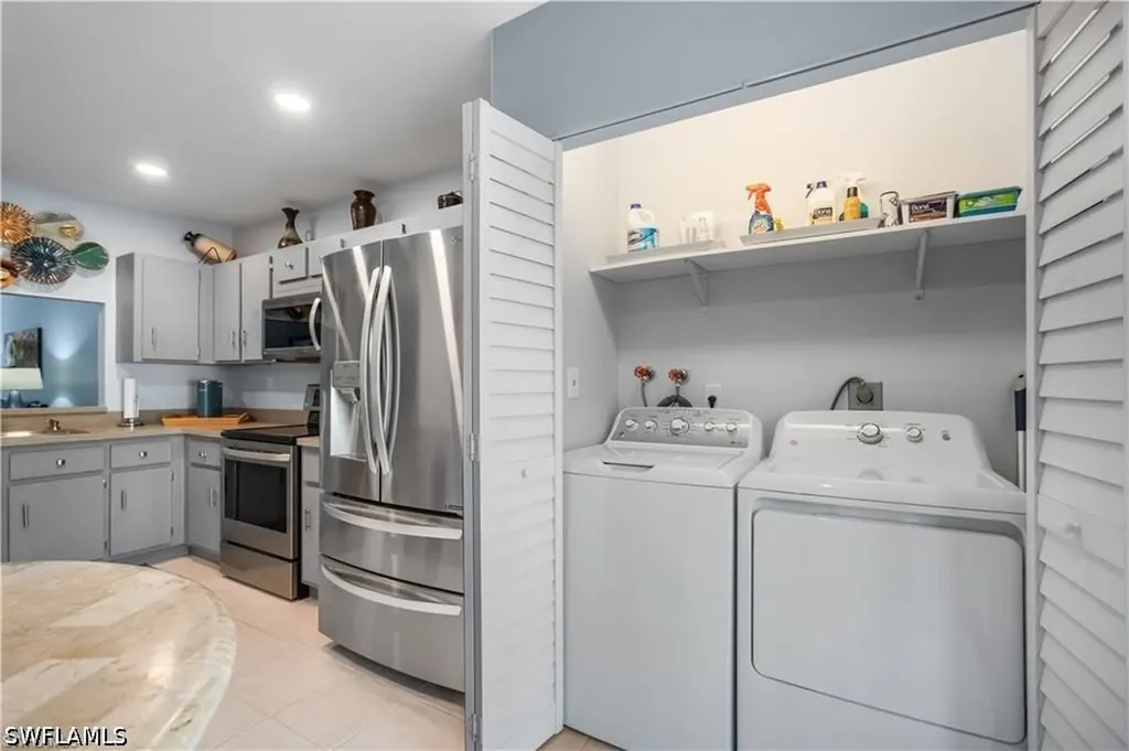 1814 Kings Lake Boulevard Naples FL 34112