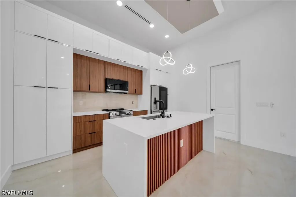 1306 NE 1st Avenue Cape Coral FL 33909