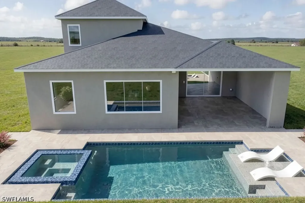 8718 Driftwood Drive Naples FL 34114