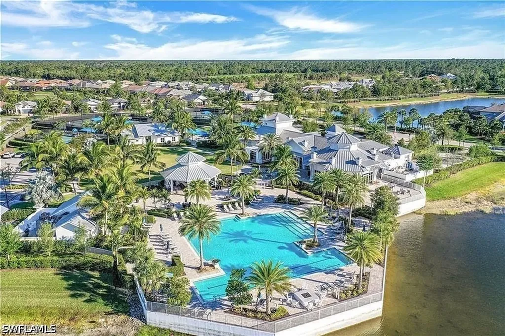 9573 Everglades Drive Naples FL 34120