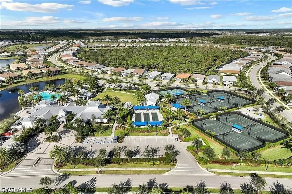 9573 Everglades Drive Naples FL 34120