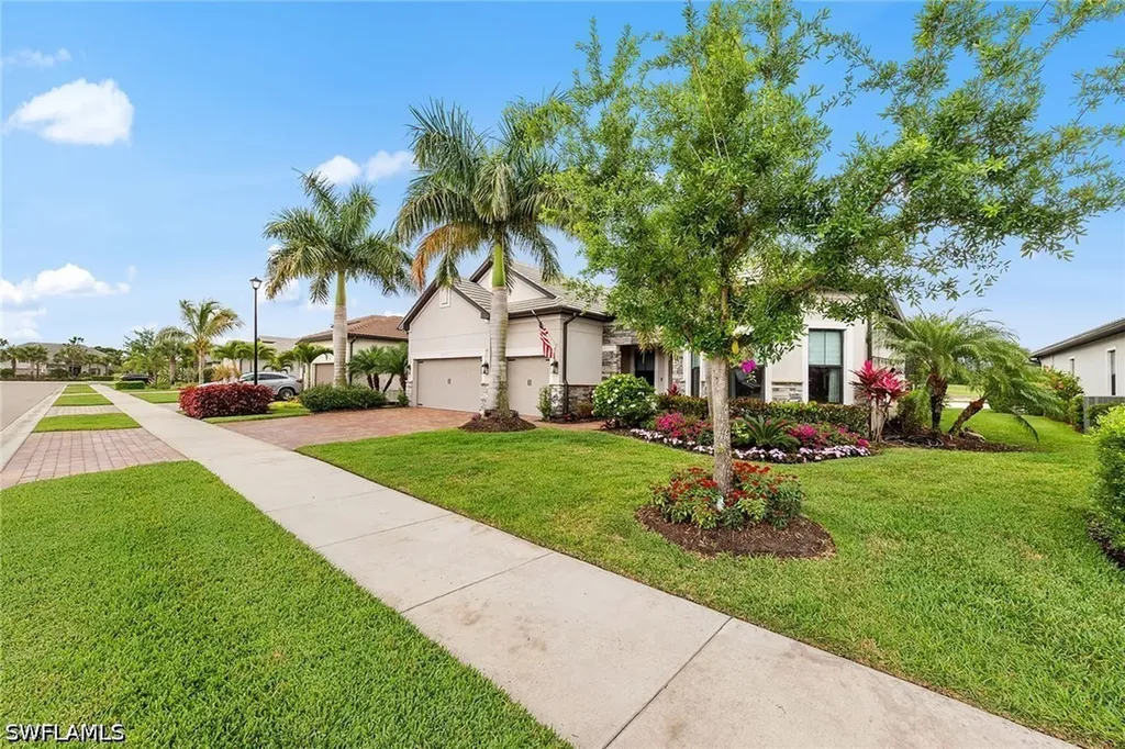 9573 Everglades Drive Naples FL 34120