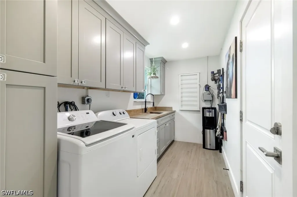 20621 Pine Tree Lane Estero FL 33928