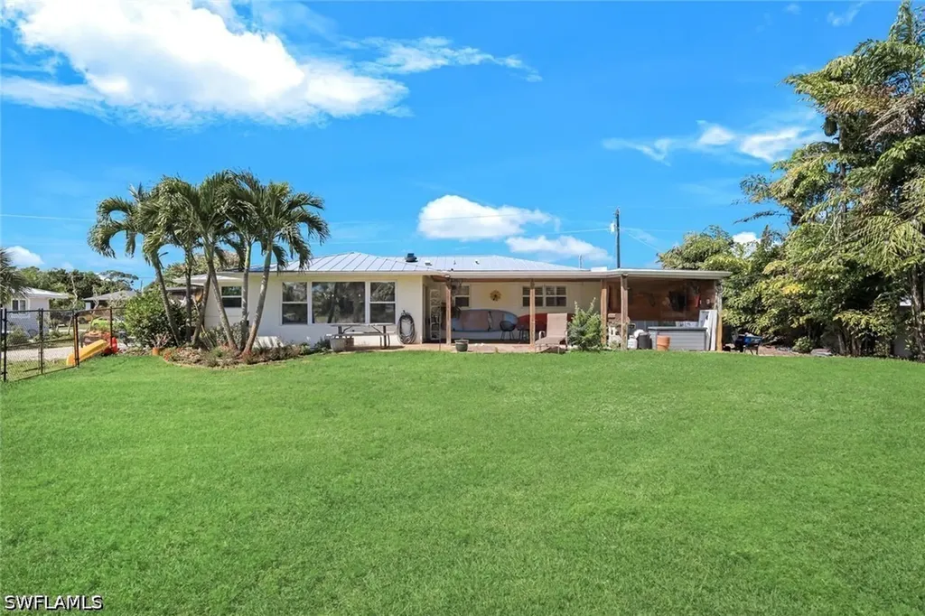20621 Pine Tree Lane Estero FL 33928