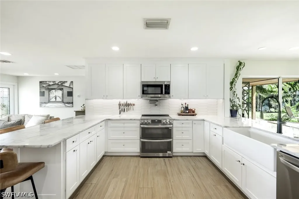 20621 Pine Tree Lane Estero FL 33928
