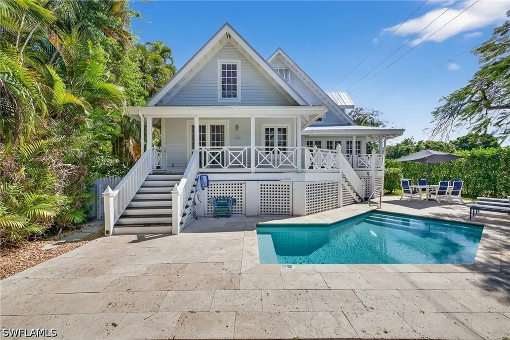 Naples FL, 660 8TH Avenue S