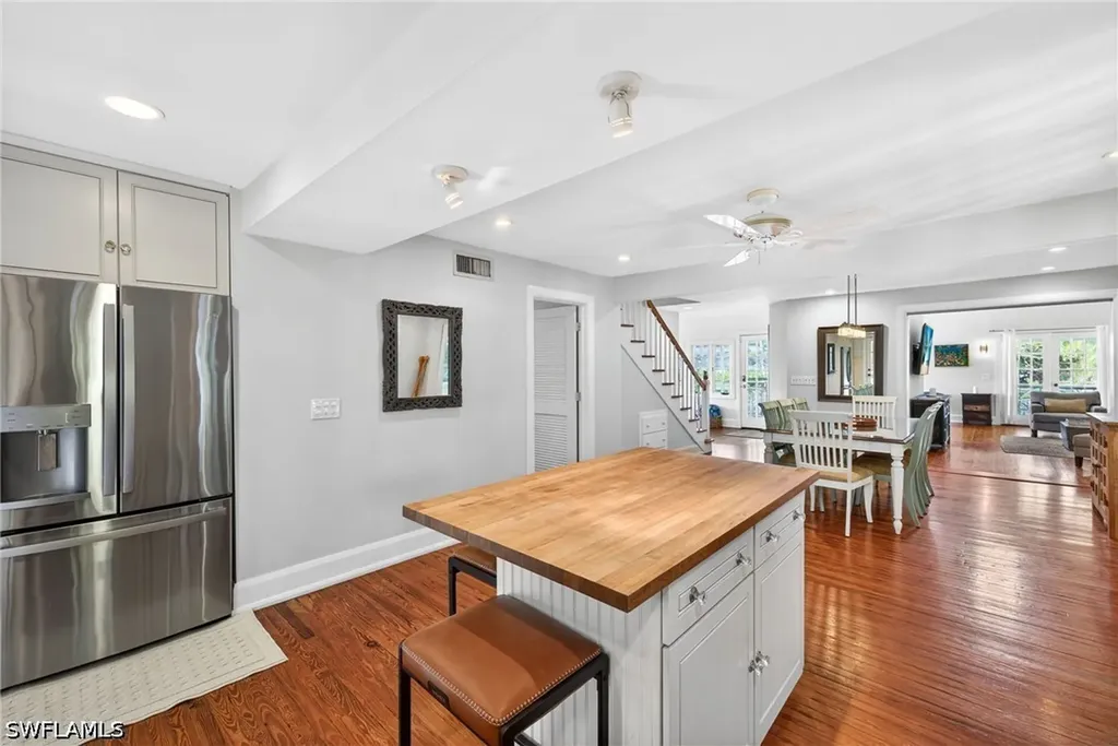 660 8th Avenue S Naples FL 34102