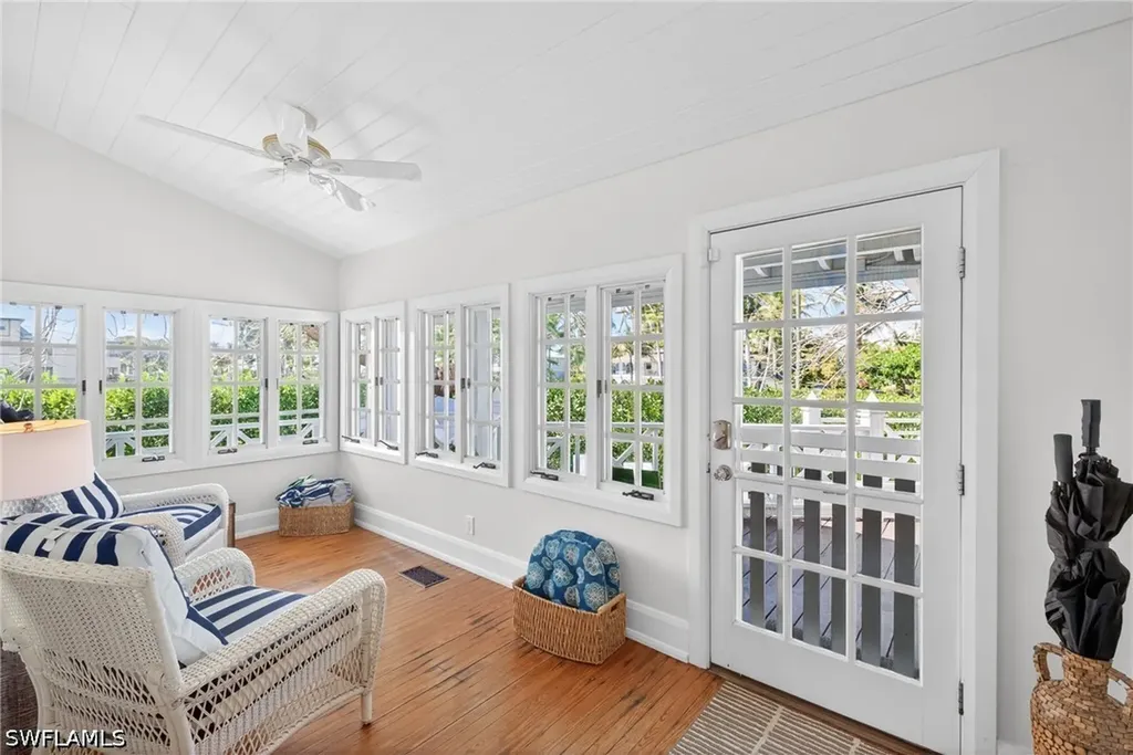660 8th Avenue S Naples FL 34102