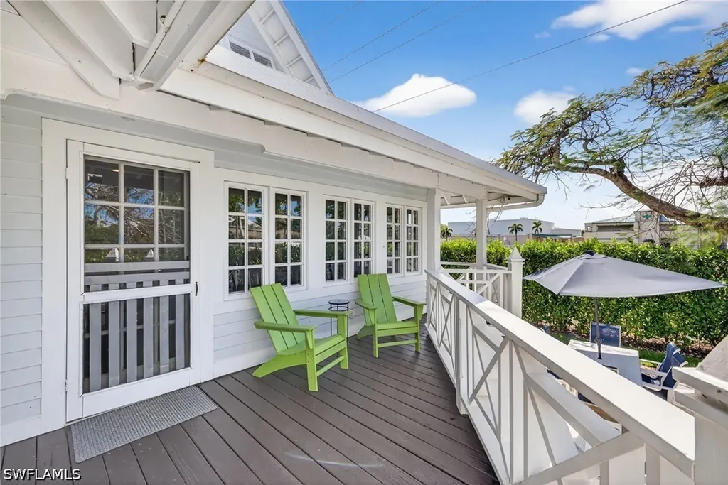 660 8th Avenue S Naples FL 34102