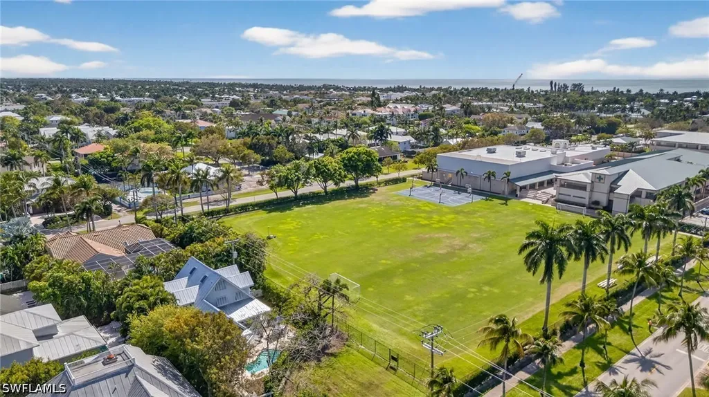 660 8th Avenue S Naples FL 34102